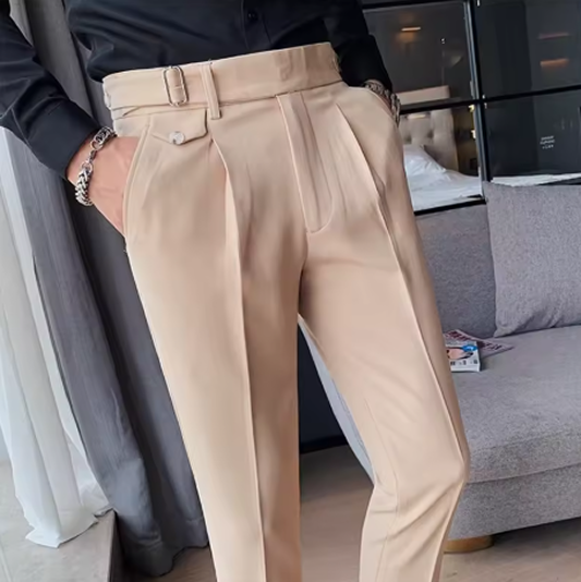 Modische Hosen für Männer